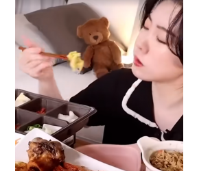 全猪蹄，蒜猪蹄，火辣猪蹄加粉条吃播MUKBANG